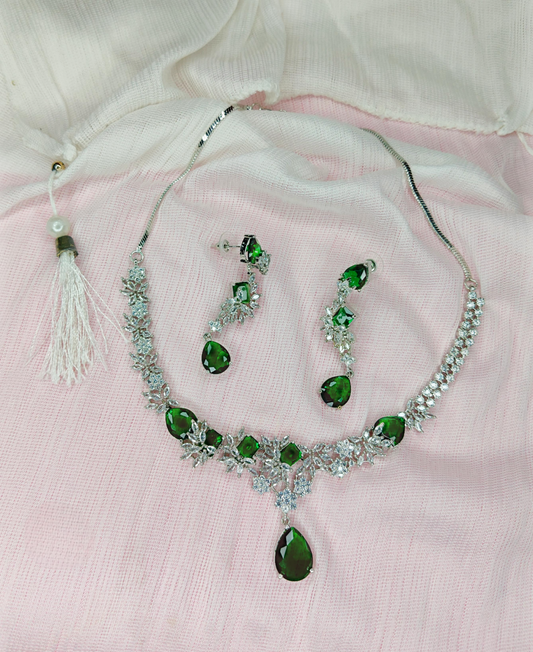 Emerald Royale Necklace Set